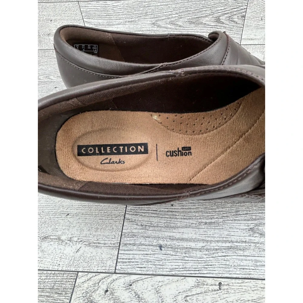 Clarks Collection‎ Cushion Soft Dark Brown Leather Ruched Loafers Women Sz 7.5M
